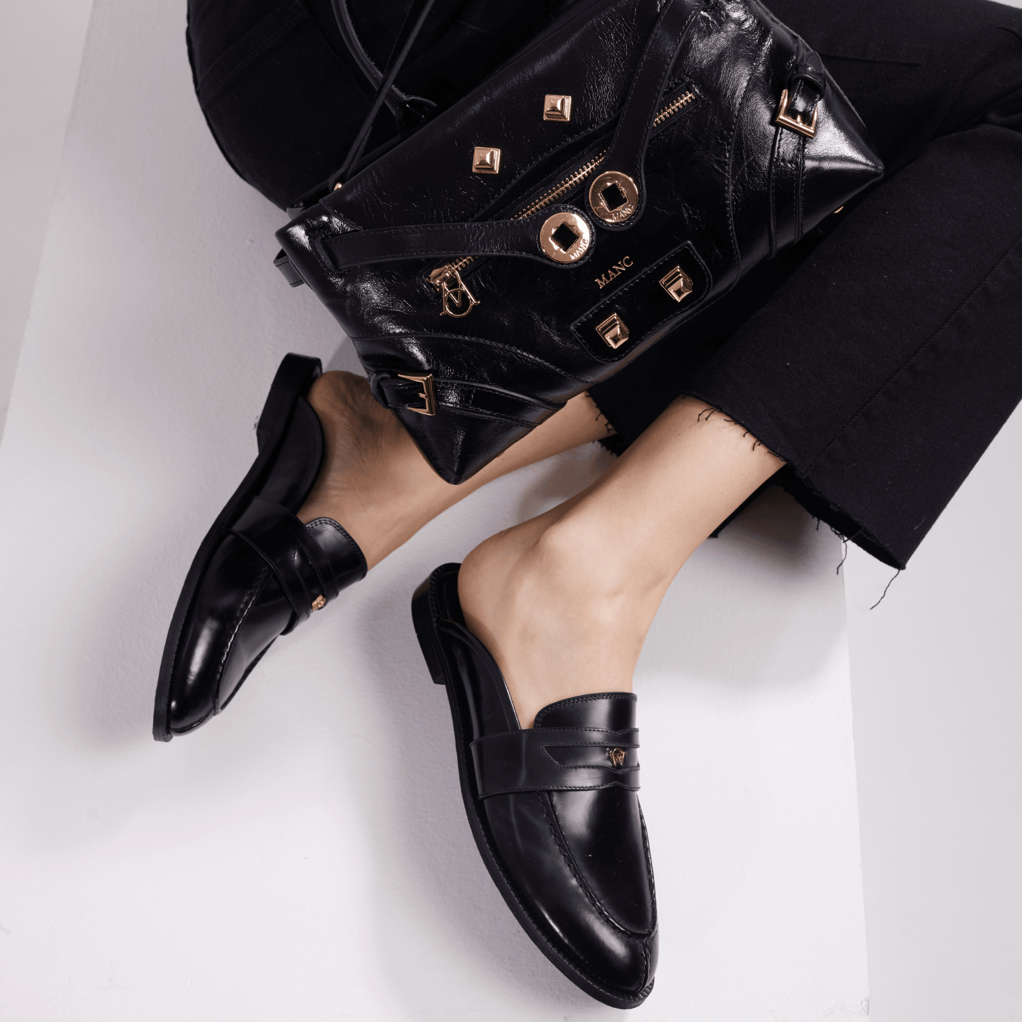 GRACE SLIPPERS - BLACK - manc